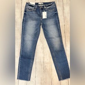 Mid-rise medium wash Vervet jeans, super stretchy skinny size 29